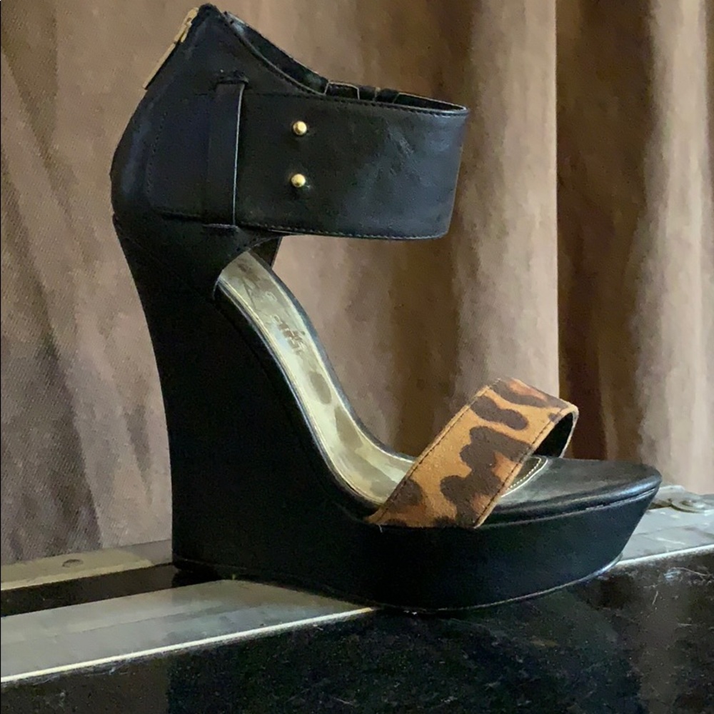 Leopard wedges